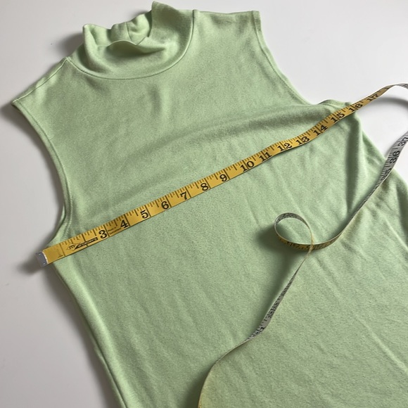 Croft & Barrow light Green Sleeveless Mock Turtleneck top- Medium - Picture 4 of 8